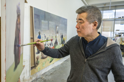 France, l'artiste peintre de Xiao Fan Ru dans son atelier aux Lilas près de Paris