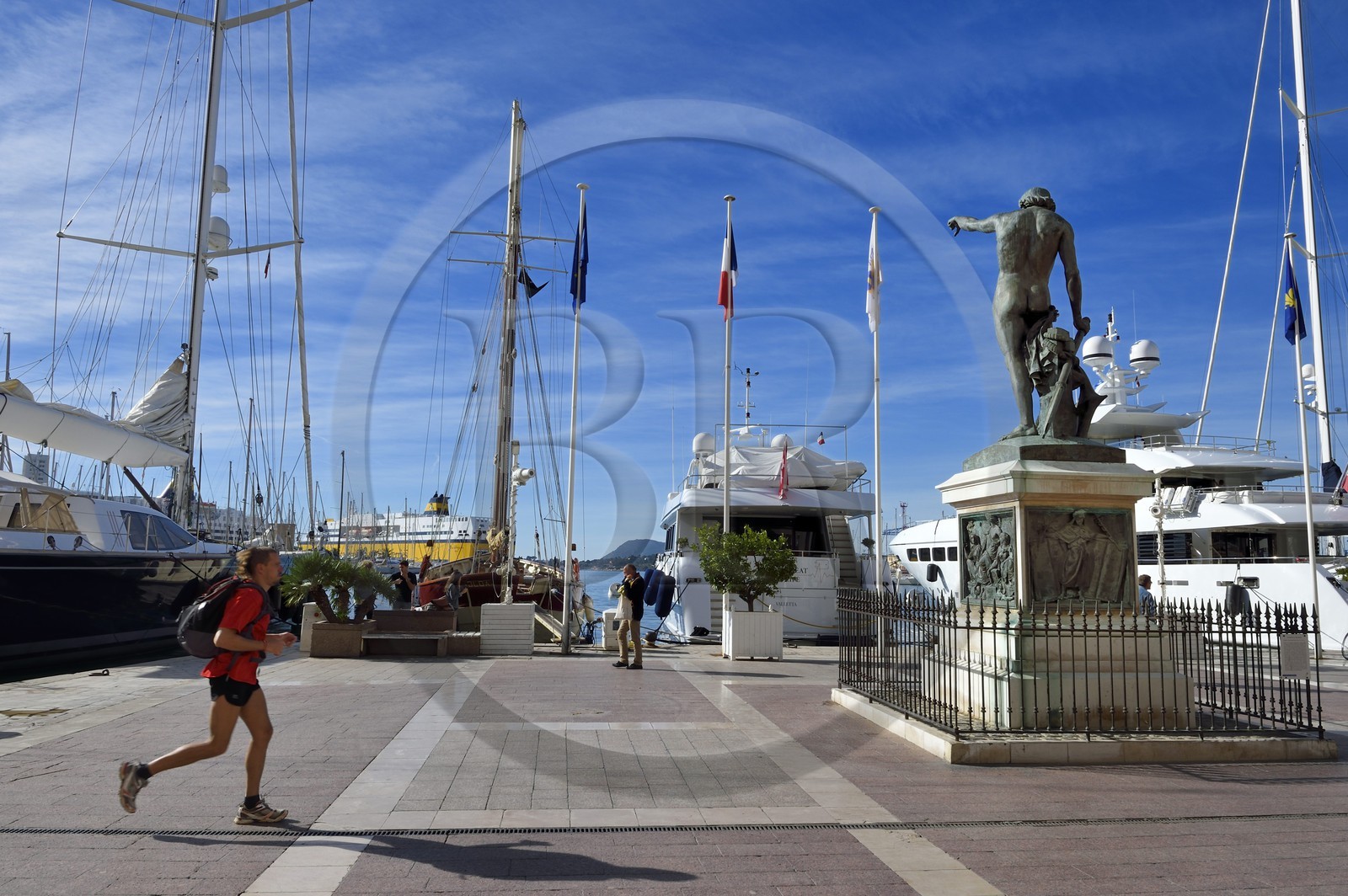 France, Var, Toulon, quai Kronstadt on the port, the Genius of Navigation statue