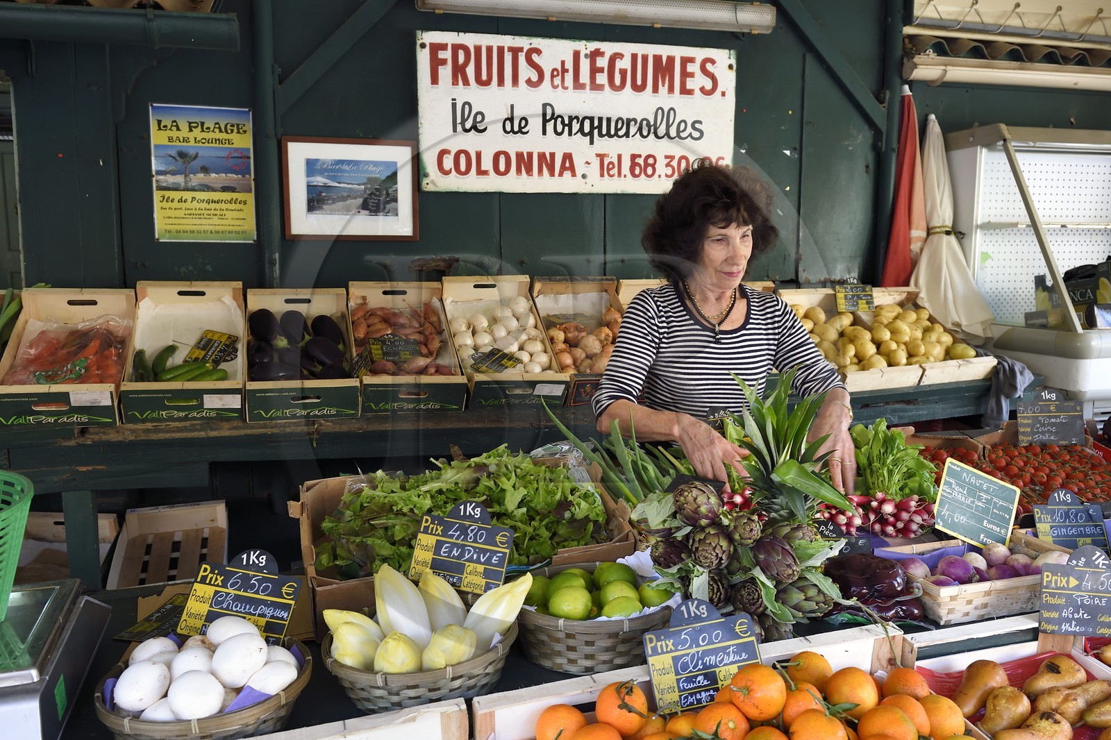 France, Var (83), Iles d'Hyères, parc national de Port Cros, Ile de Porquerolles, commerce de fruit et légumes pour l'Ile