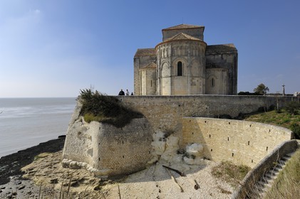 France, Charente-Maritime (17), Talmont-sur-Gironde, labelisé Les plus beaux Village de France, église Sainte-Radegonde