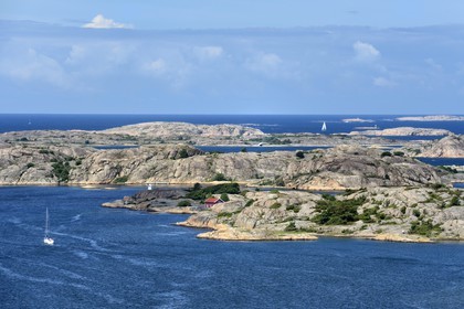 Sweden, Västra Götaland, Fjällbacka, view from the top of the Vetterberget rock