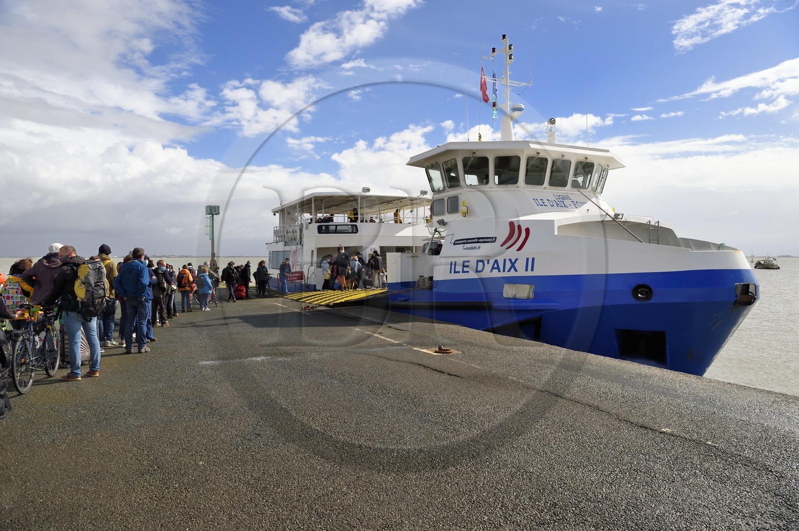 France, Charente-Maritime (17), Fouras, embarquement sur la navette faisant la liaison avec l'ile d'Aix au port de la Pointe de la Fumée
