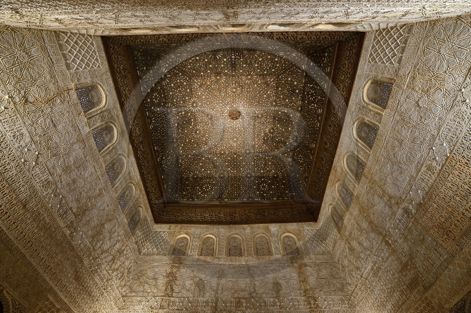 Espagne, Andalousie, Grenade, Palais nasrides de l'Alhambra, classé Patrimoine Mondial de l'UNESCO, Palais de Comares, plafond de la Salle des Ambassadeurs