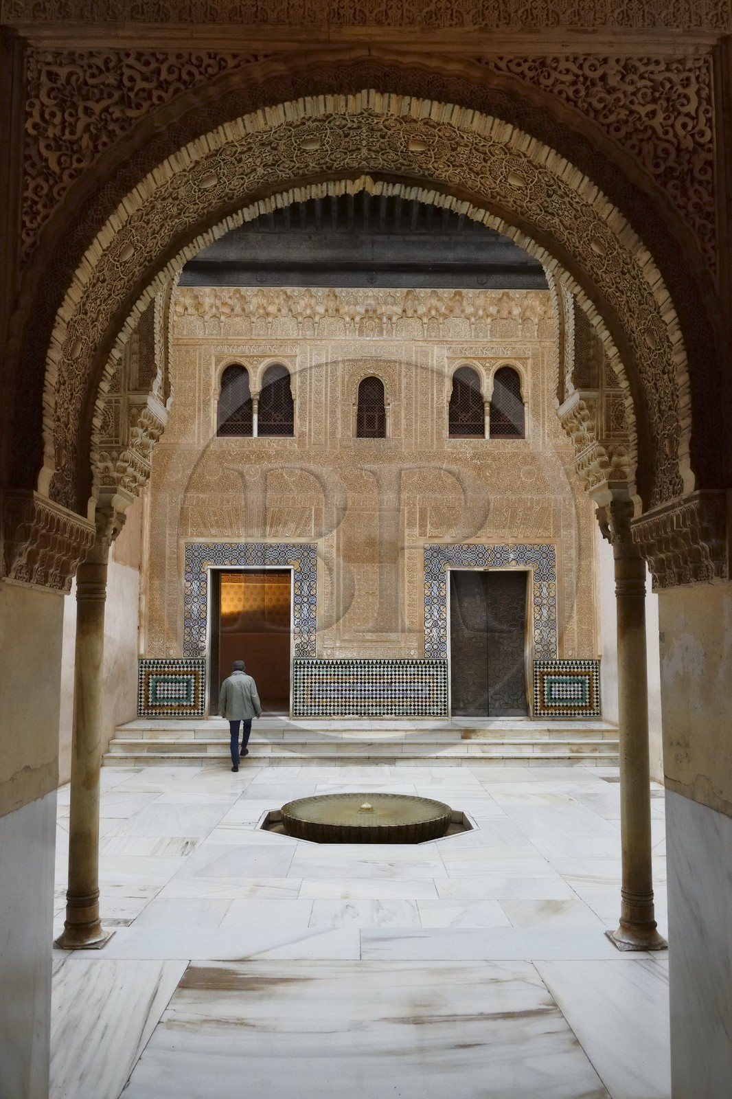 Espagne, Andalousie, Grenade, Palais nasrides de l'Alhambra, classé Patrimoine Mondial de l'UNESCO, Palais de Comares, Patio de la Chambre Dorée