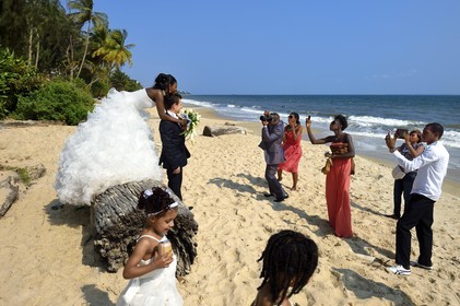 Gabon, Libreville, plage de l'aéroport bordant l'Estuaire du Gabon