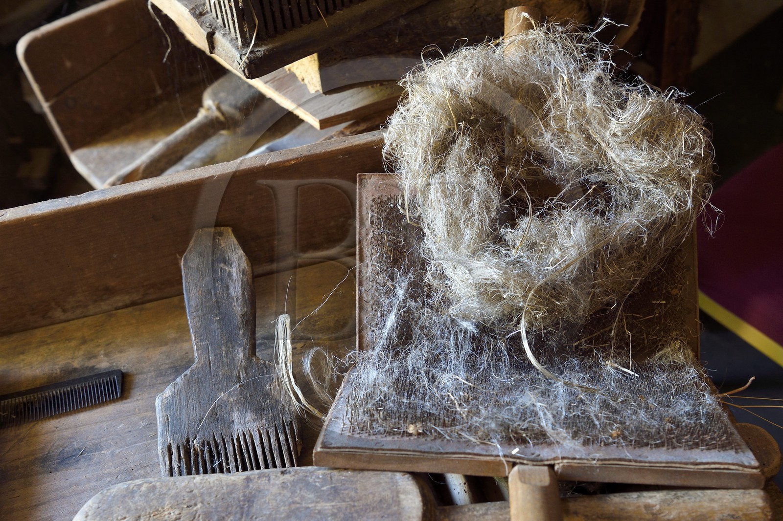 France, Seine-Maritime (76), Pays de Caux, Amfreville-les-Champs, la ferme Au Fil des Saisons et écomusée du lin, étoupe, peigne et brosses à lin