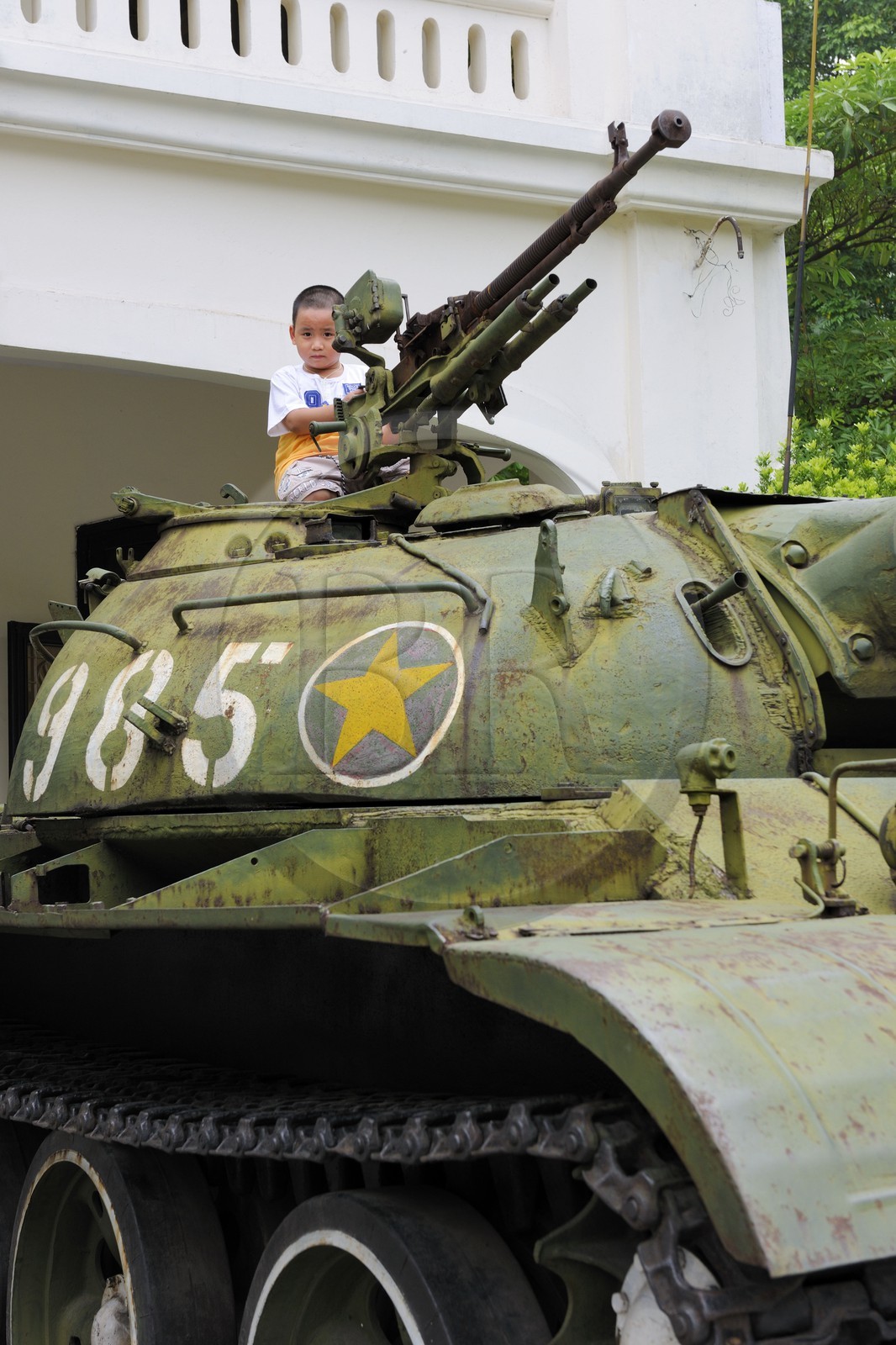 Vietnam, Hanoï, le musée de l'armée, char russe ayant participé à la prise de Saigon