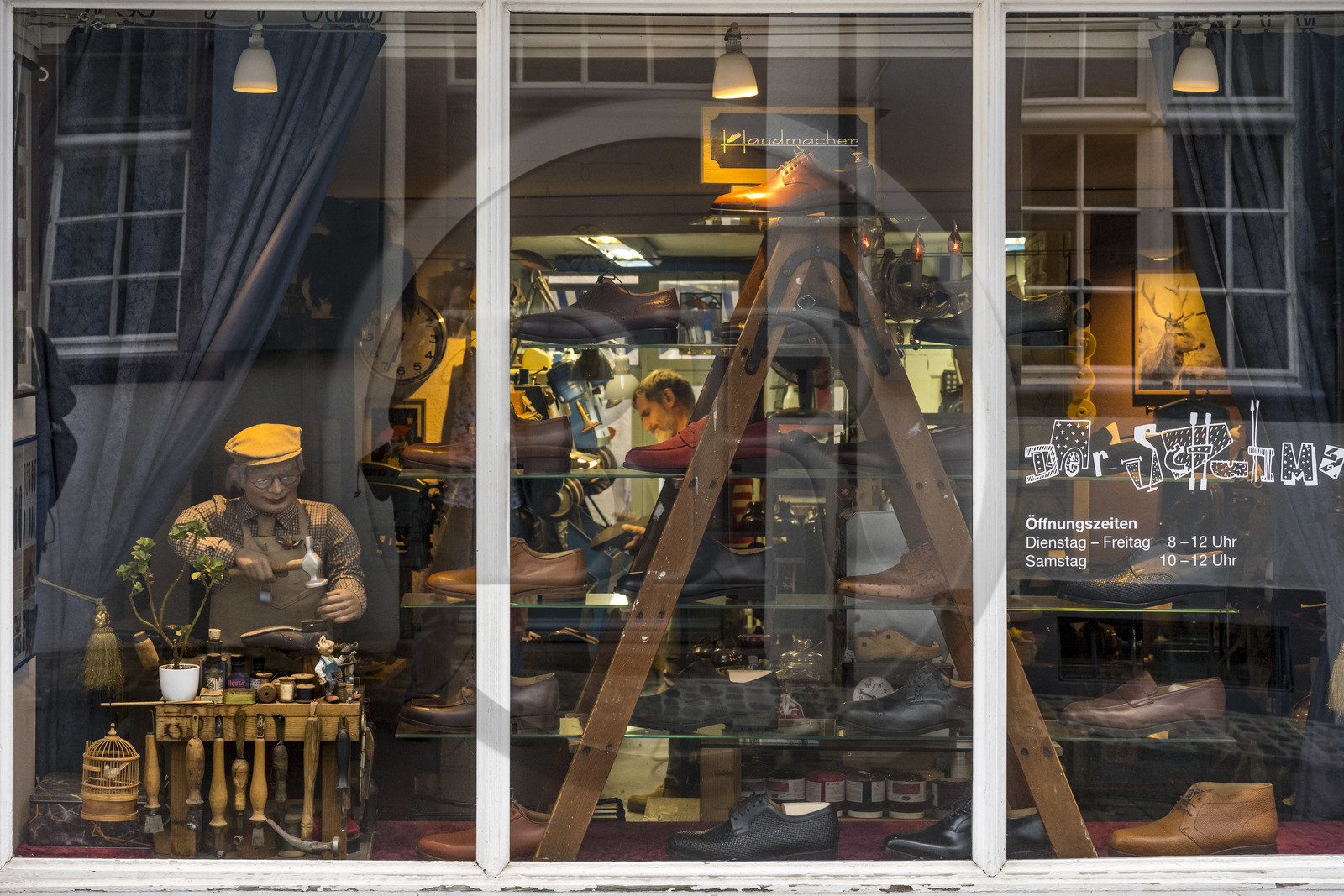 Suisse, Bâle, Vieille ville du Grand Bâle (rive gauche), cordonnier de la rue Heuberg