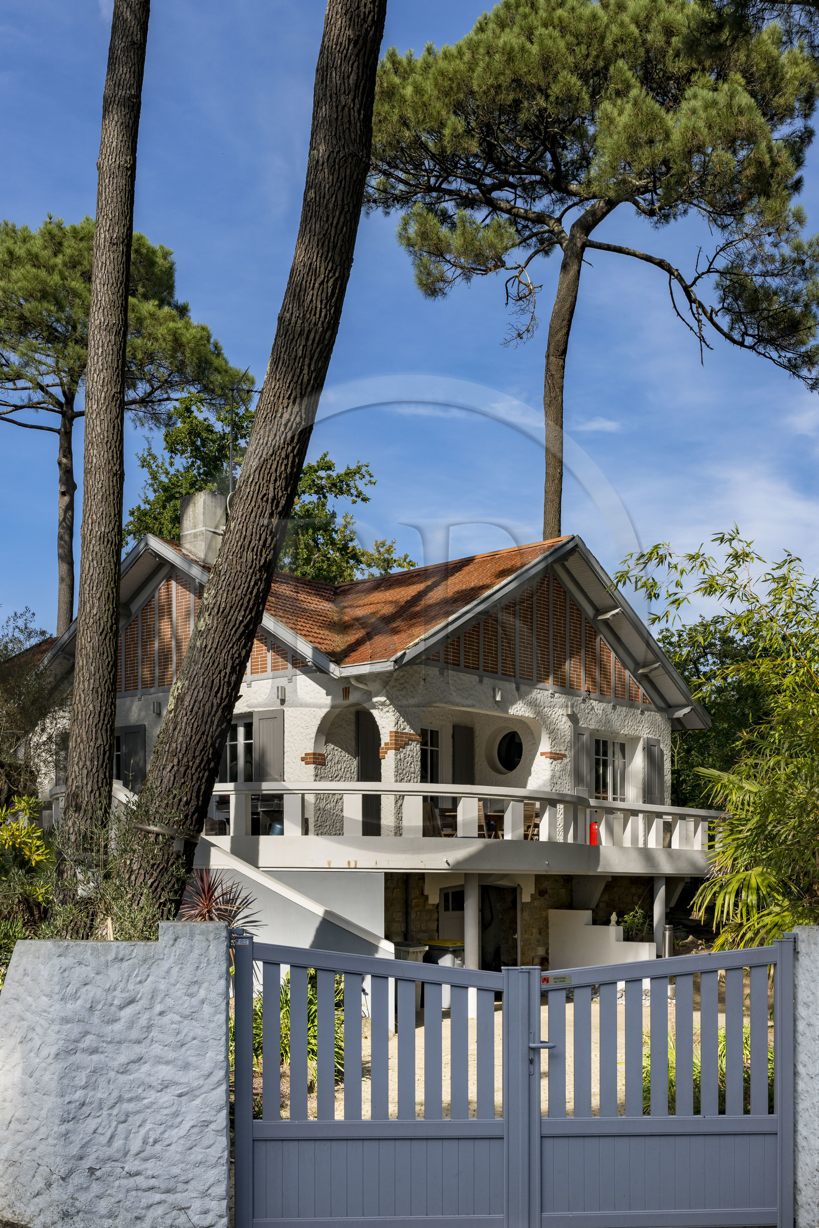 France, Loire-Atlantique (44), Saint-Brévin-Les-Pins, villa allée des glycines au coeur de la pinède