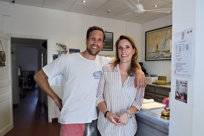 France, Var (83), Iles d'Hyères, parc national de Port Cros, Ile de Porquerolles, village de Porquerolles, hotel-restaurant Villa Sainte Anne sur la Place d'Armes tenu par Adèle et Baptiste Le Ber