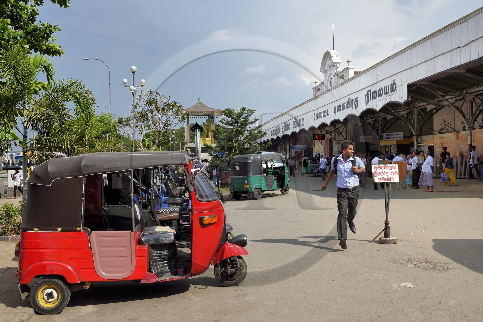 Sri Lanka, Colombo, Colombo Fort train station