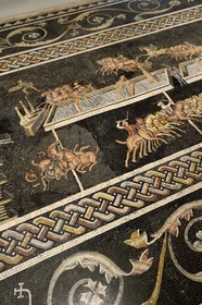 France, Rhône (69), Lyon, site historique classé Patrimoine Mondial de l'UNESCO, colline de Fourvière, musée gallo-romain de Fourvière, mosaique des jeux du cirque