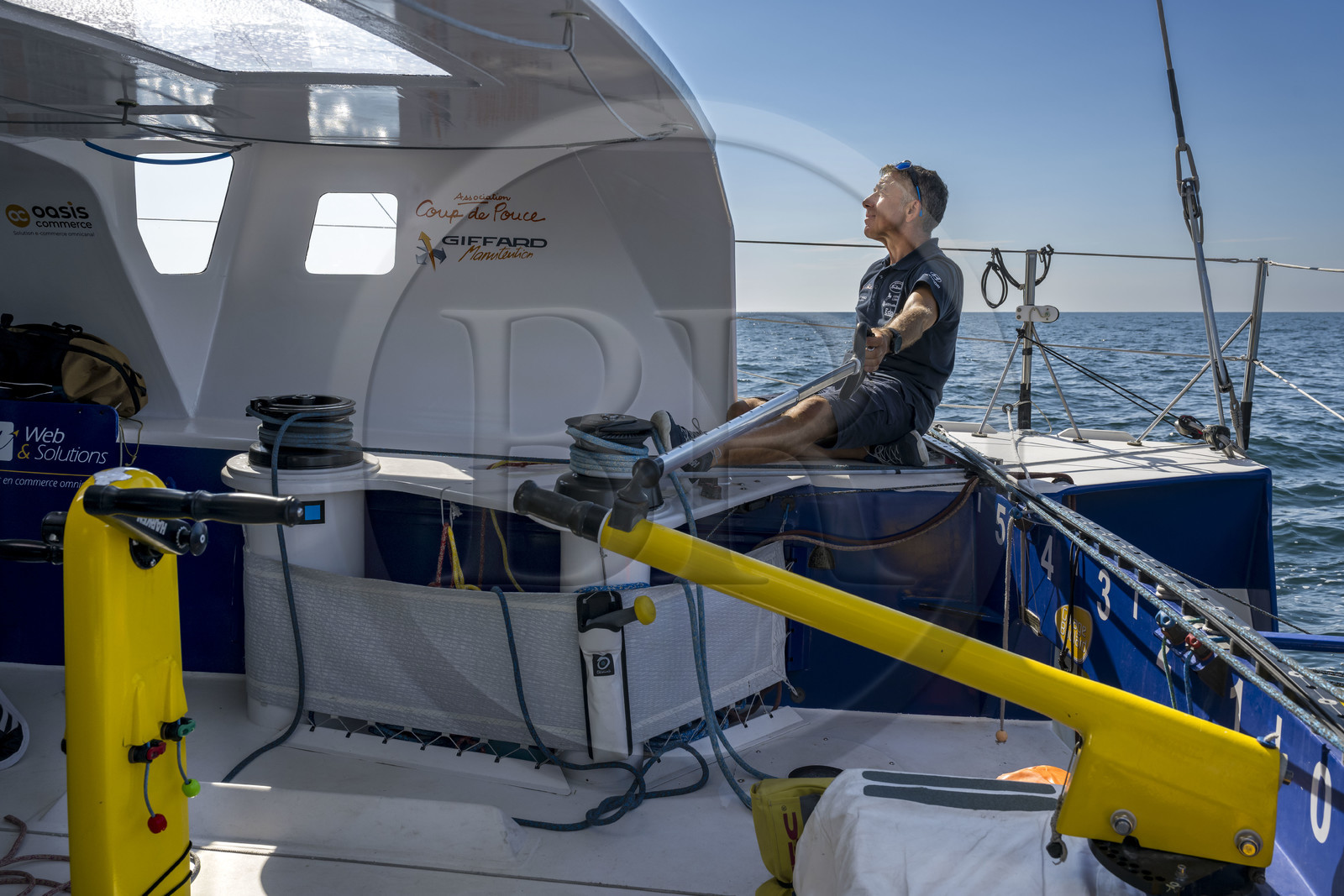 France, Vendée (85), Les-Sables-d'Olonne, le skipper Manuel Cousin en entrainement sur son voilier monocoque de 60 pieds IMOCA Coup de Pouce