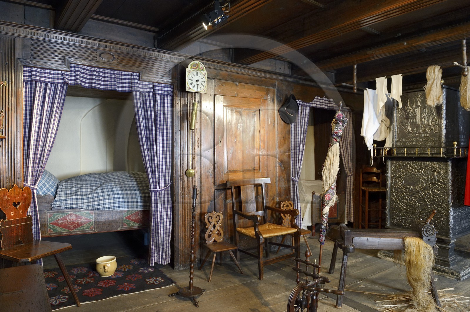 France, Bas-Rhin (67), Strasbourg, vieille ville classée au Patrimoine Mondial de l'UNESCO, le musée Alsacien, la Stub ou chambre paysanne installée en 1912