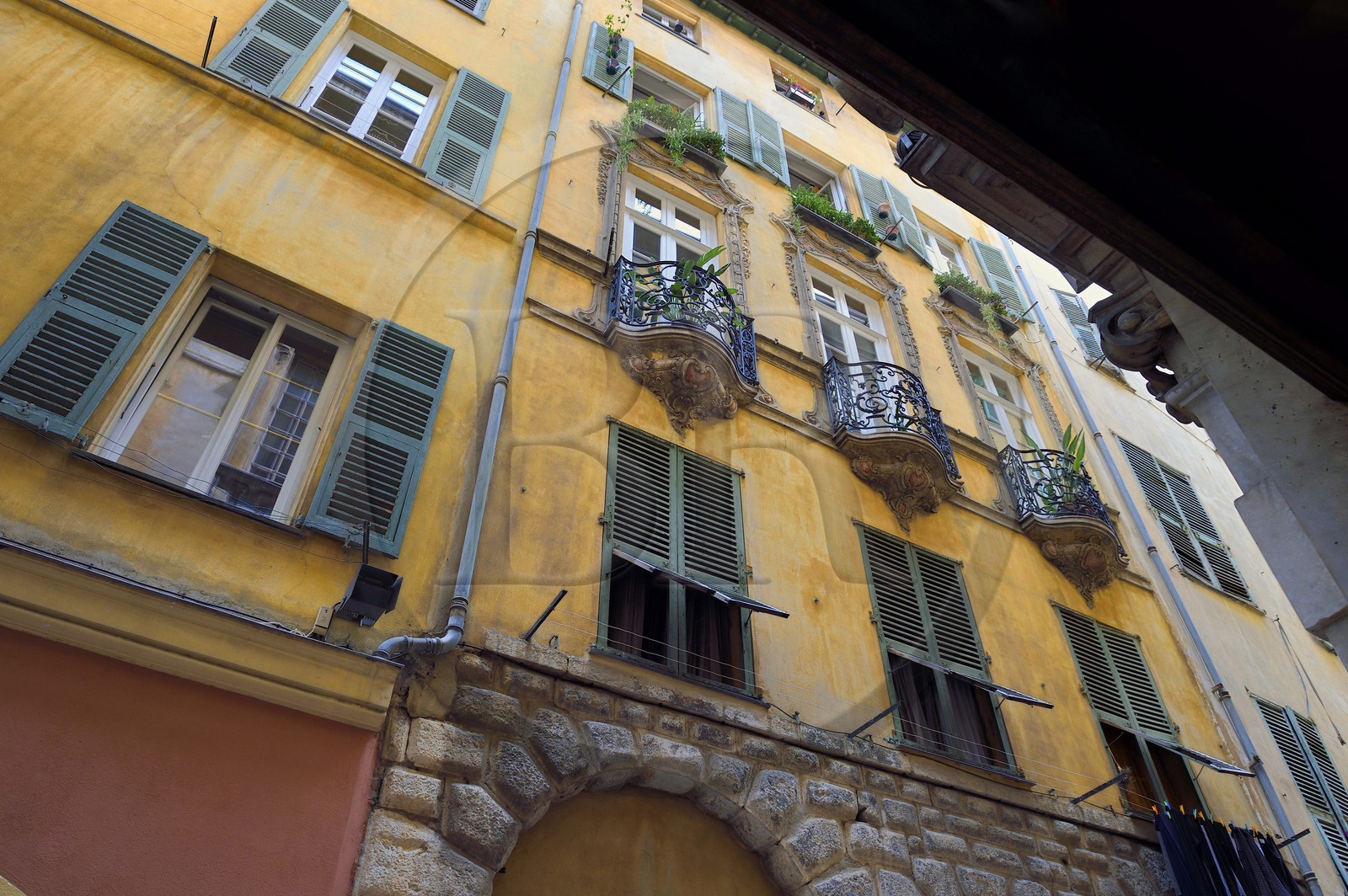 France, Alpes-Maritimes (06), Nice, quartier du Vieux Nice, palais faisant face au Palais Lascaris dans la rue Droite