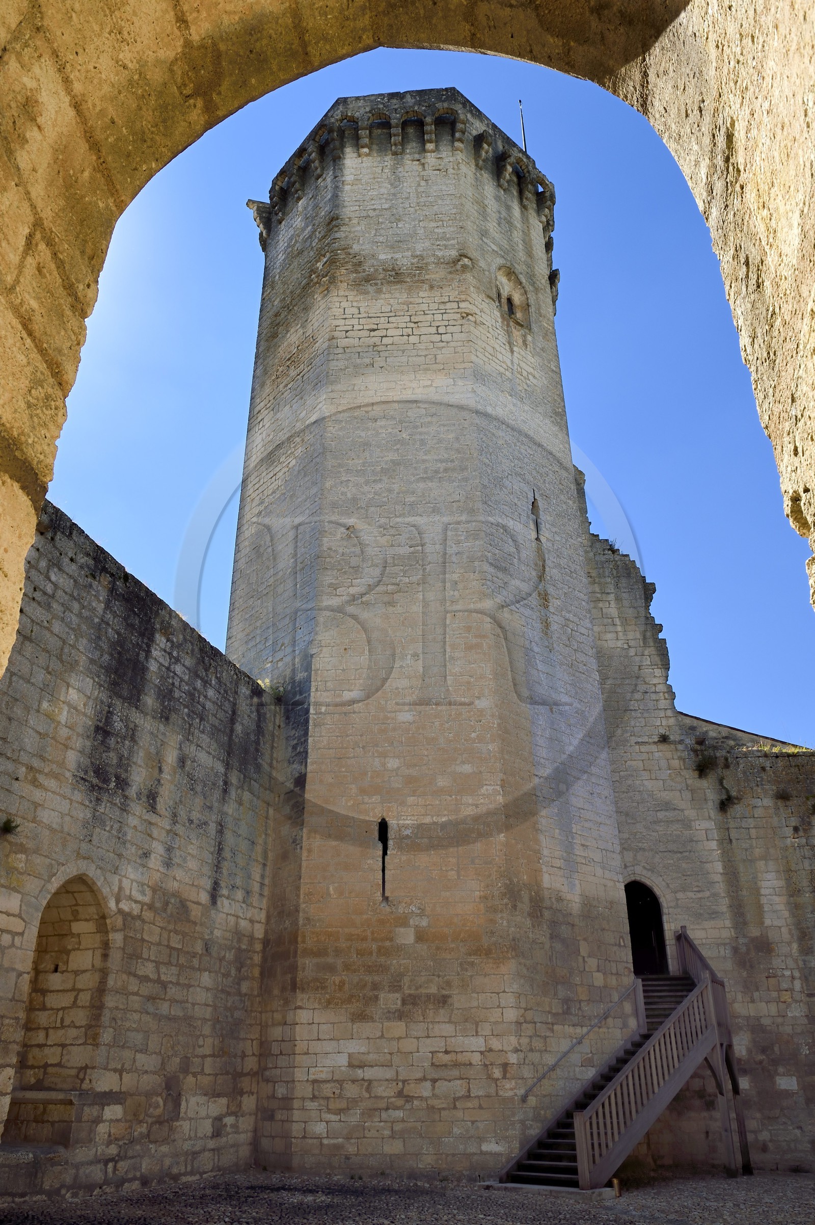 France, Dordogne (24), Périgord Vert, Bourdeilles, chateau de Bourdeilles, le donjon du chateau médiéval du XIIIème siècle