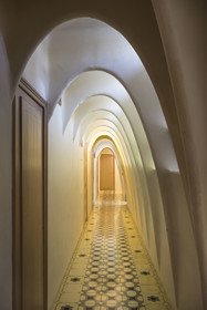 Spain, Catalonia, Barcelona, Eixample district, Passeig de Gracia, Casa Batllo by Catalan modernist architect Antoni Gaudi, UNESCO World Heritage site, attics supported by catenary arches