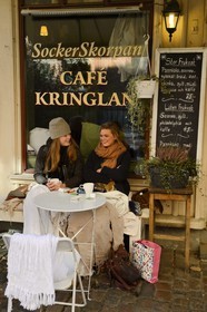 Suède, Västra Götaland, Göteborg (Gothenburg), quartier de Haga, terrasse de Café dans la rue Haga Nygata