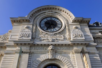 France, Paris, Left Bank, the National Museum of Orsay, housed in the old Gare d'Orsay (1898), the clock