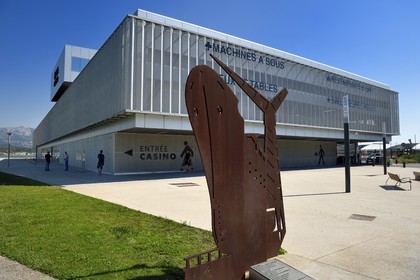 France, Var (83), rade de Toulon, La Seyne-sur-Mer, le casino construit sur les anciens chantiers navals