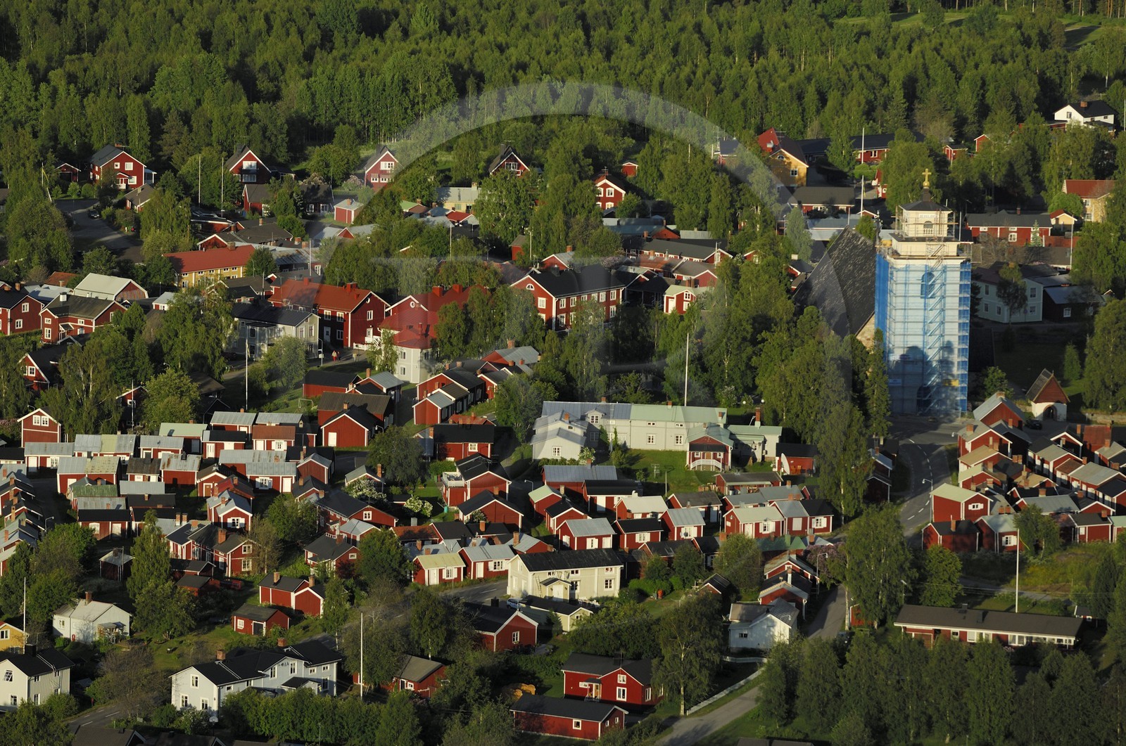 Suède, Laponie, comté de Norrbotten, Gammelstad, village-église historique classé Patrimoine Mondial de l'UNESCO (vue aérienne)