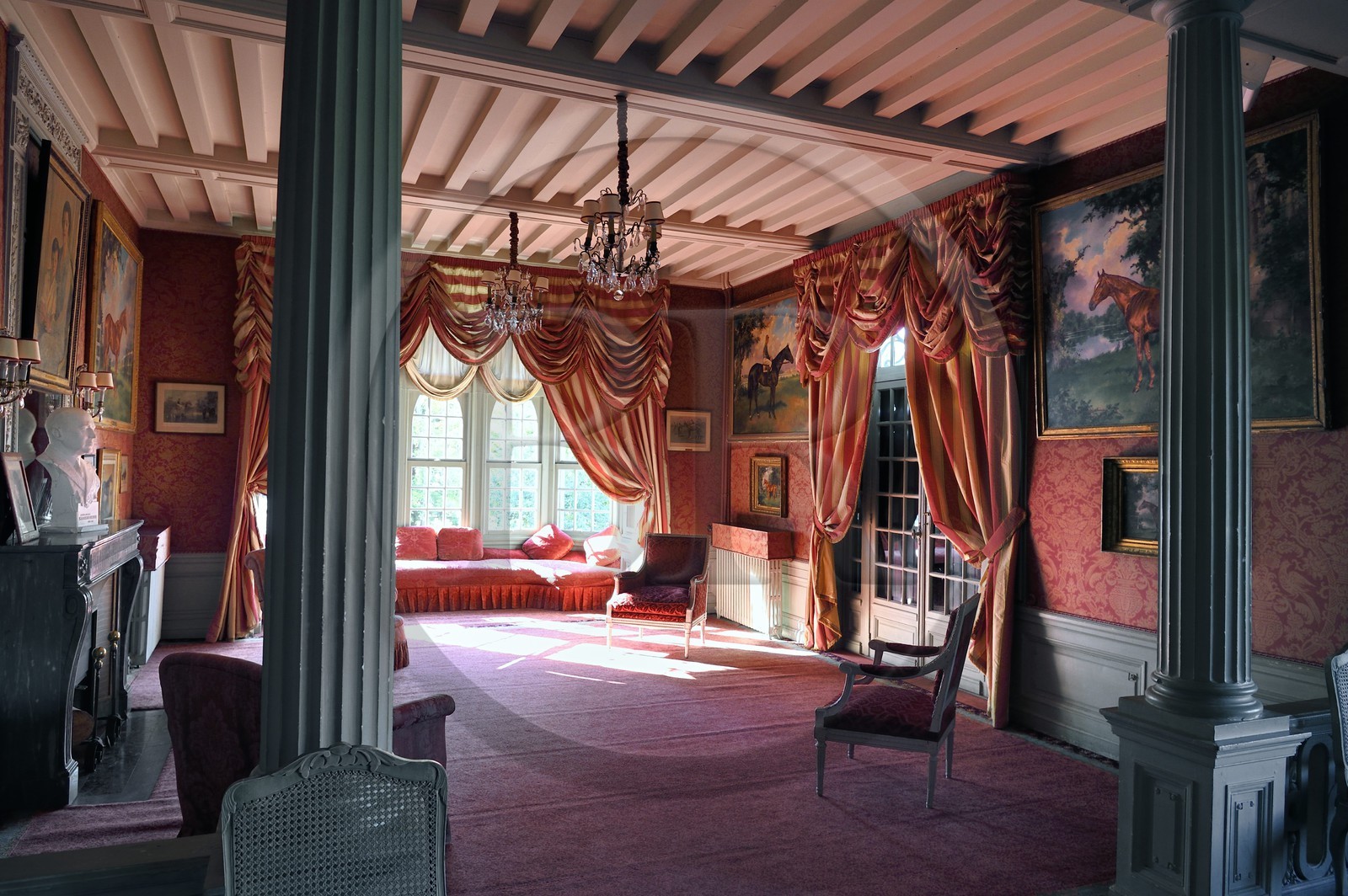 France, Calvados (14), Pays d'Auge, Deauville, la villa Strassburger, le grand salon