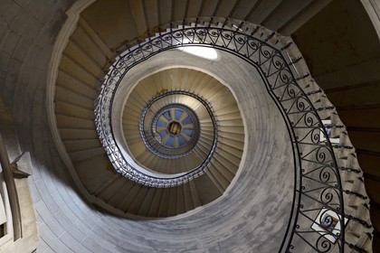 France, Rhône (69), Lyon, site historique classé Patrimoine Mondial de l'UNESCO, Basilique Notre Dame de Fourvière, escalier de 287 marches donnant accès à la terrasse Saint-Michel