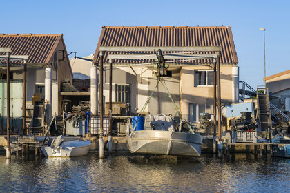France, Hérault (34), Etang de Thau, Mèze, mas ostreicole au port du Mourre Blanc