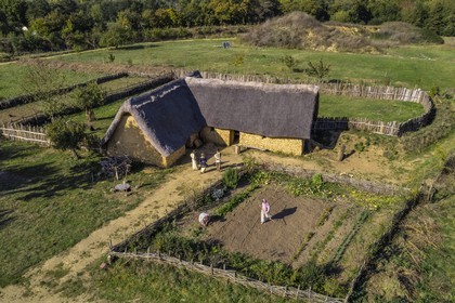France, Calvados (14), Hérouville-Saint-Clair, Domaine de Beauregard, le parc historique Ornavik, reconstitution d'un village carolingien avec ses artisans et fermiers, la grande ferme (vue aérienne)