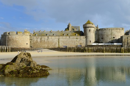 France, Ille-et-Vilaine (35), côte d'émeraude, les remparts nord de Saint-Malo