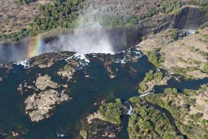 Zimbabwe, province de Matabeleland septentrional, fleuve Zambèze, les Chutes Victoria, classées Patrimoine Mondial de l'UNESCO (vue aérienne)