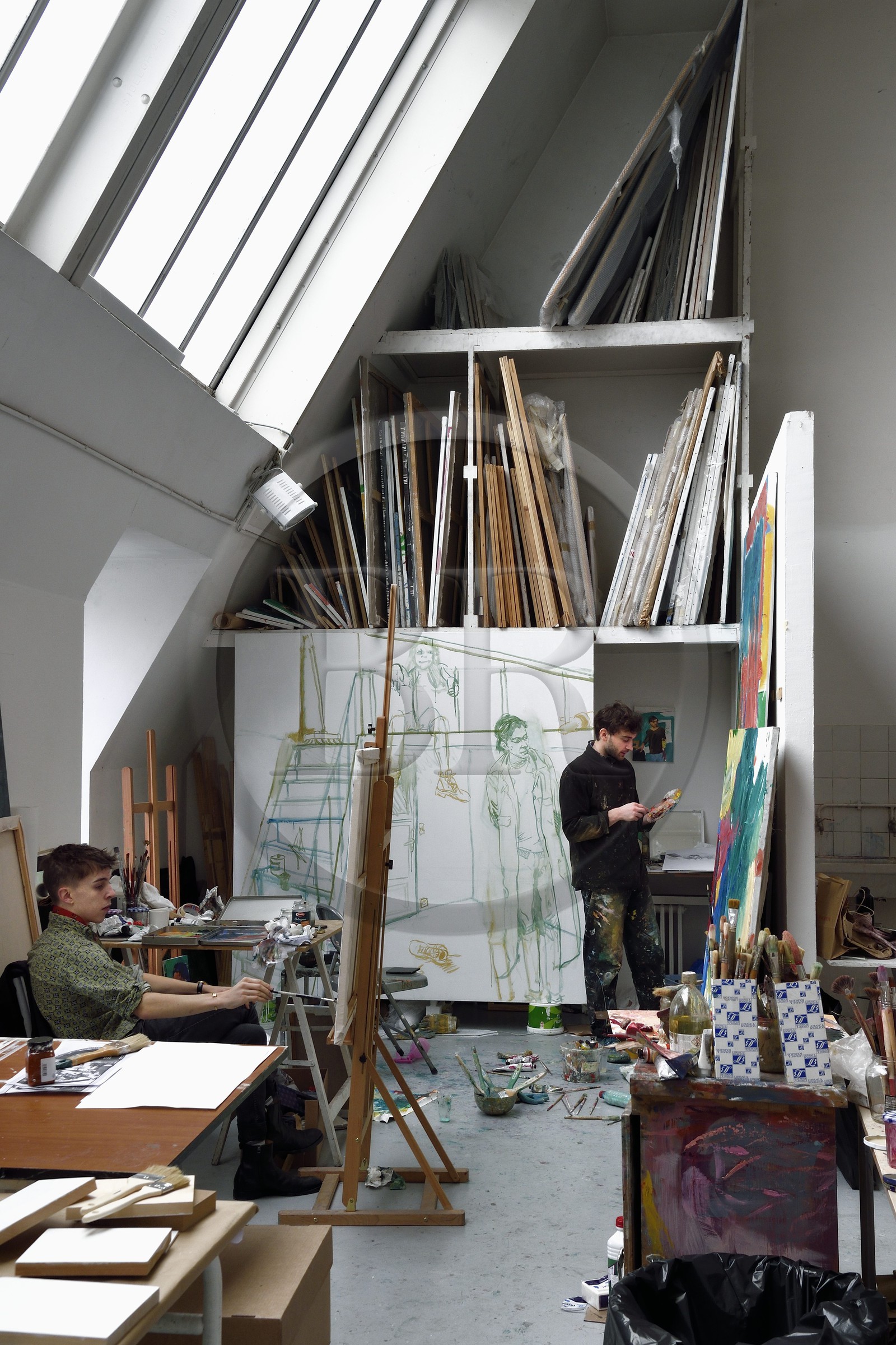 France, Paris (75), quartier de Saint-Germain-des-Prés, Ecole nationale supérieure des Beaux-Arts, batiment Chimay dans l'ancien Hotel de Chimay, étudiants dans l'atelier Tim Eitel
