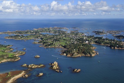 France, Cotes-d'Armor, Brehat island on the left (aerial view)