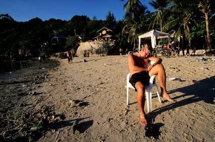 Thaïlande, Archipel îles Samui, Full Moon Party sur l' île de Koh Pha-Ngan, lever du soleil sur la plage de Had Rin