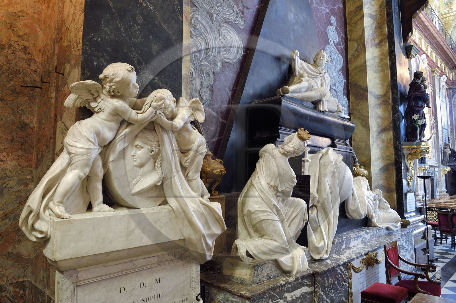 France, Meurthe et Moselle, Nancy, Notre-Dame-de-Bonsecours-de-Nancy church by the architect Héré which houses the tombs of Catherine Opalinska and Stanislas Leszczynski, monument of the heart of Marie Leszczynska and mausoleum of Stanislas in the background