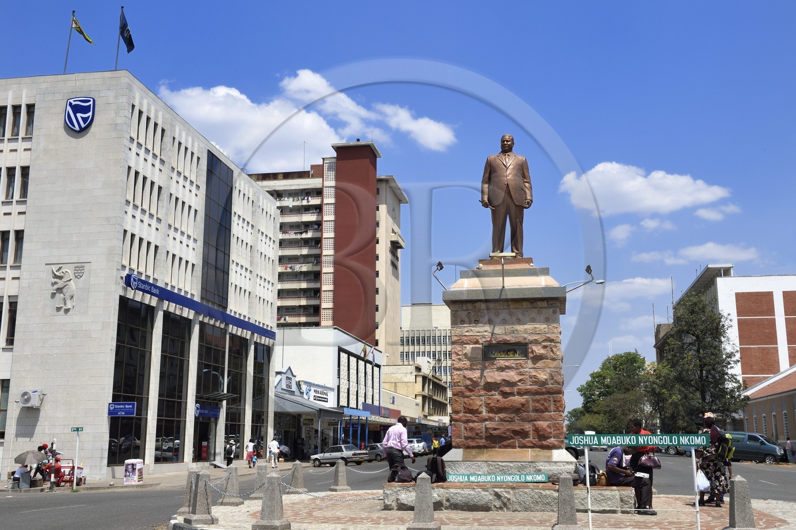 Zimbabwe, Bulawayo, statue du leader indépendantiste Joshua Nkomo sur la 8ème avenue dans le centre ville