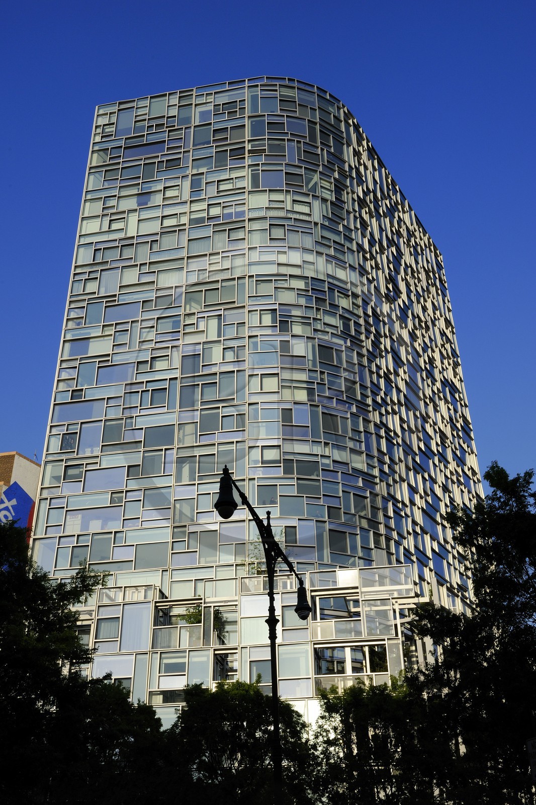 Etats-Unis, New York, Manhattan, le 100 Eleventh Avenue (2007) signé par l'architecte Jean Nouvel