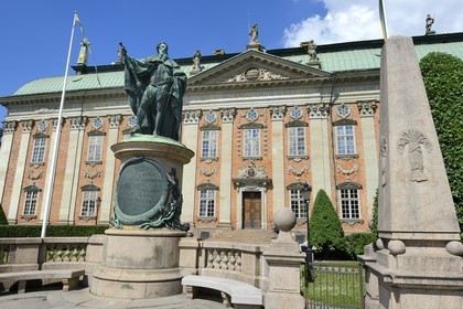 Suède, Stockholm, vieille ville dans l'Ile de Gamla Stan, Maison de la noblesse (Riddarhuset) avec la statue de Gustave Eriksson Vasa