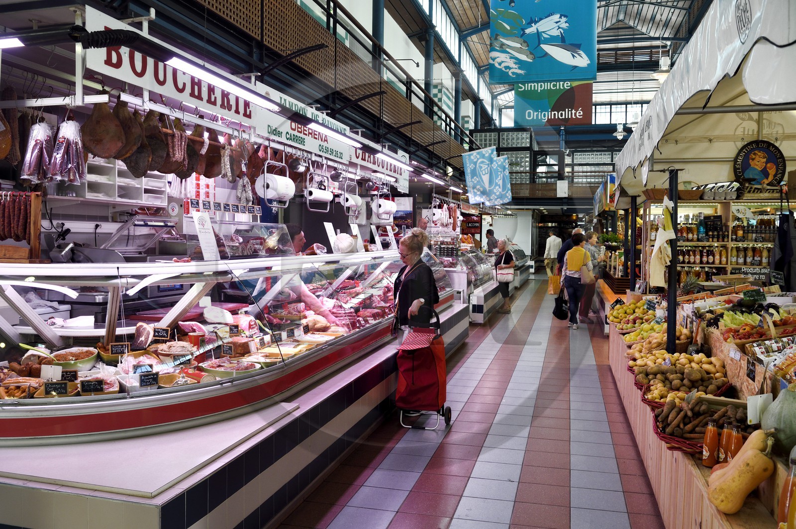 France, Pyrenees Atlantiques, Basque Country, Bayonne, covered market called les Halles on Quai Roquebert
