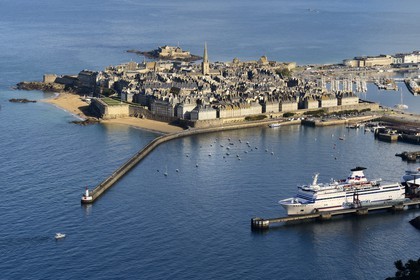 France, Ille et Vilaine, Côte d'Emeraude (Emerald Cost), the fortified town of Saint Malo (aerial view)