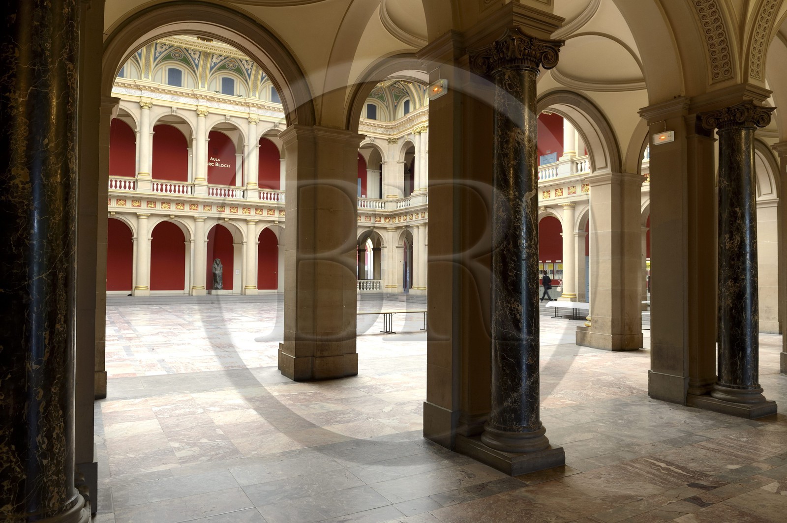 France, Bas-Rhin (67), Strasbourg, quartier de la Neustadt datant de la periode allemande, le Palais Universitaire (1884), cour intérieure