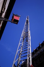 France, Paris (75), une échelle de pompier