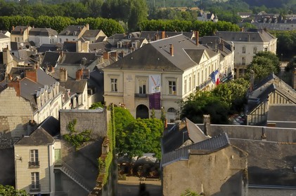 France, Indre et Loire (37), Vallée de la Loire classée Patrimoine Mondial de l'UNESCO, Chinon, l'Hôtel de Ville au coeur de la vieille ville