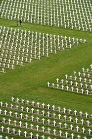 France, Meuse (55), Douaumont, bataille de Verdun, ossuaire de Douaumont, nécropole nationale, alignement de tombes de soldats