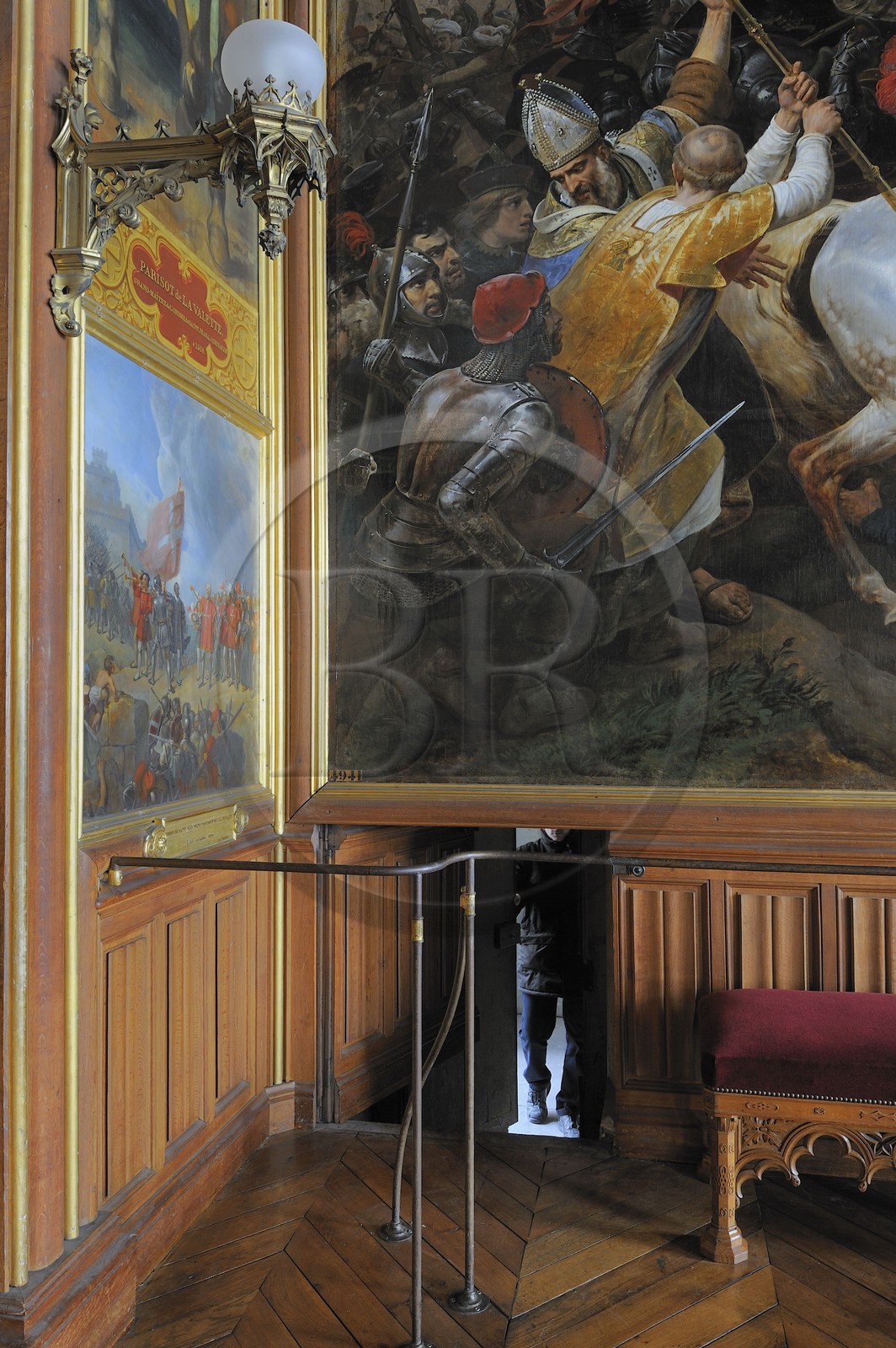 France, Yvelines (78), château de Versailles, classé Patrimoine Mondial de l'UNESCO, porte dérobée dans une des salles des Croisades