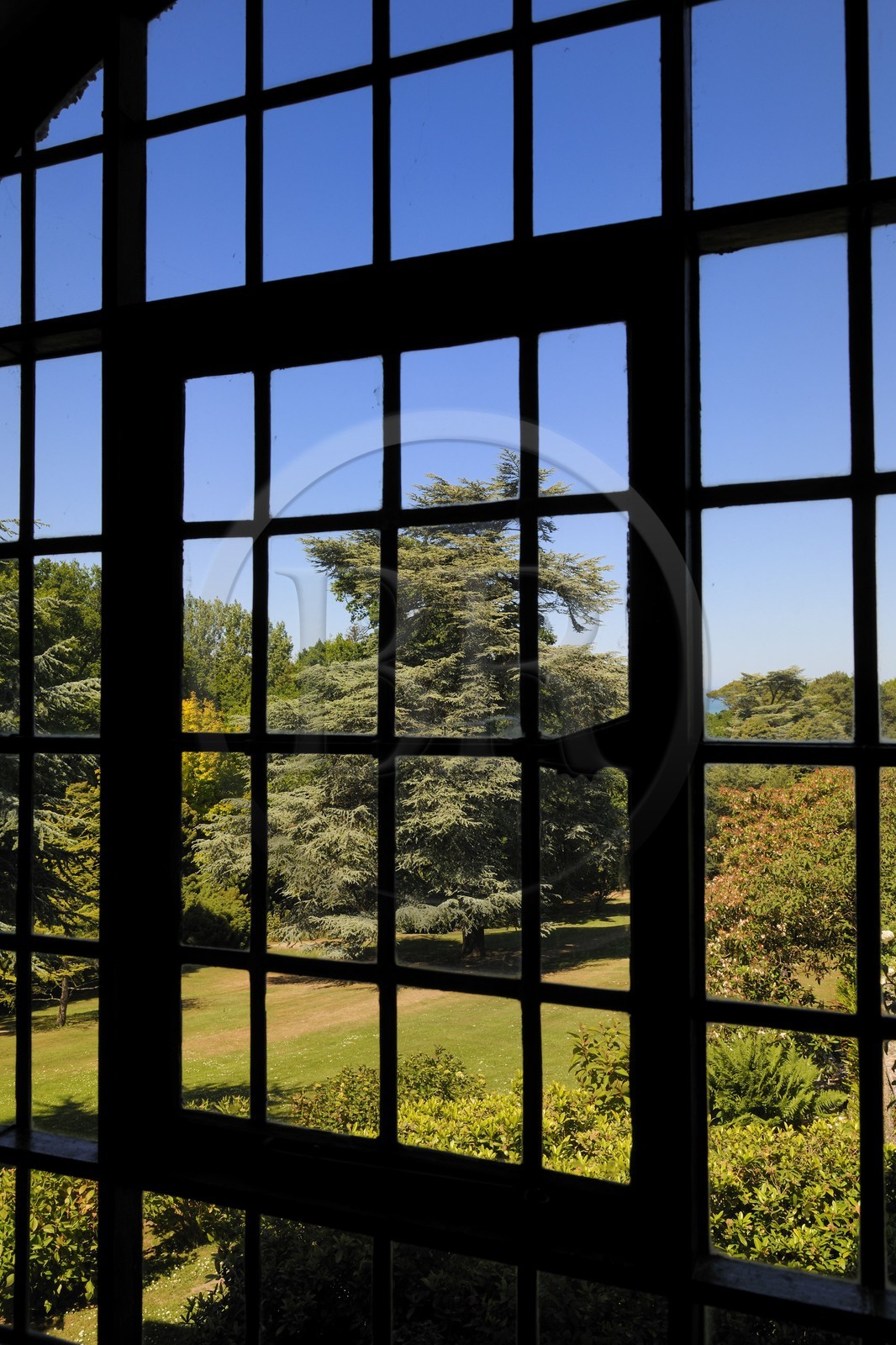 France, Seine-Maritime, Varengeville-sur-Mer, manor of Le Bois des Moutiers Estate, a window of the main lounge