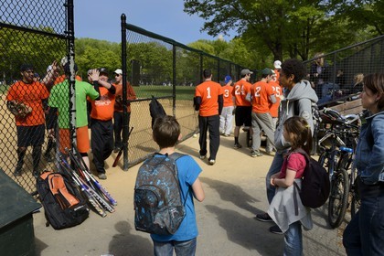 Etats-Unis, New York, Manhattan, Central Park, joueurs de baseball