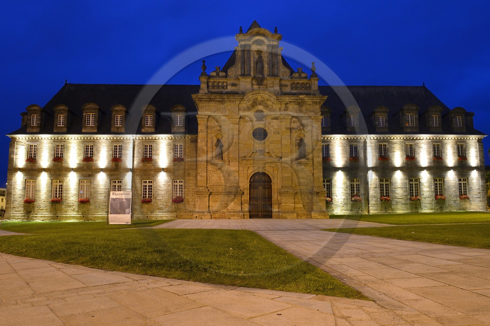 France, Côtes-d'Armor (22), Guingamp, Hôtel de Ville, ancien monastère des Augustins hospitalières