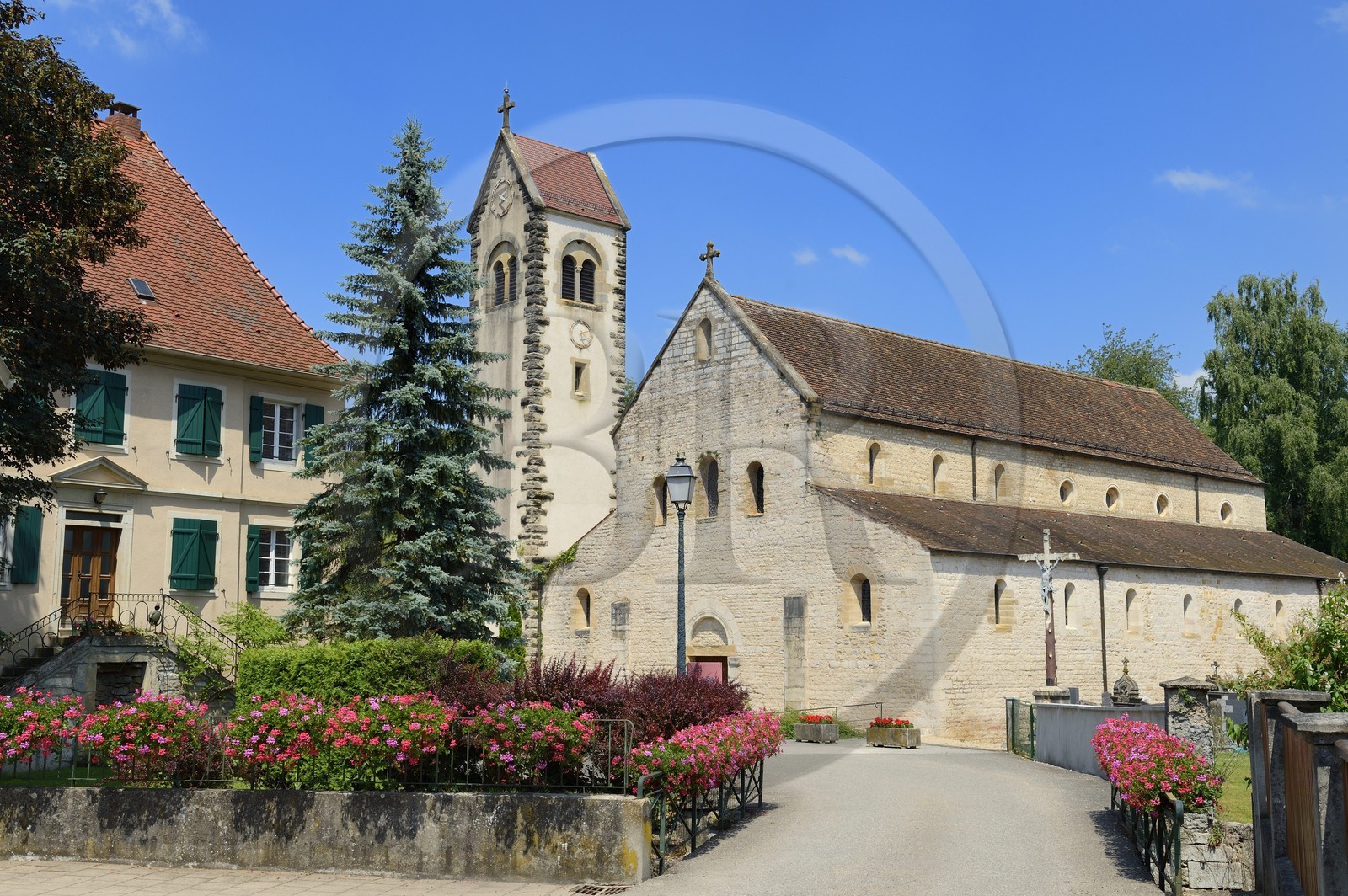 France, Haut-Rhin (68), Sundgau, Feldbach, église Saint-Jacques du XIIème siècle, ancien prieuré fonde par Frederic 1er Comte de Ferrette en 1145
