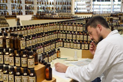 France, Alpes-Maritimes, Grasse, Studio des Fragrances Galimard, perfume organ, perfume creation by a nose (expert on creating perfume compositions)